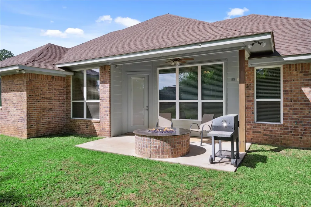 2231 Rana Park Flint TX 75762