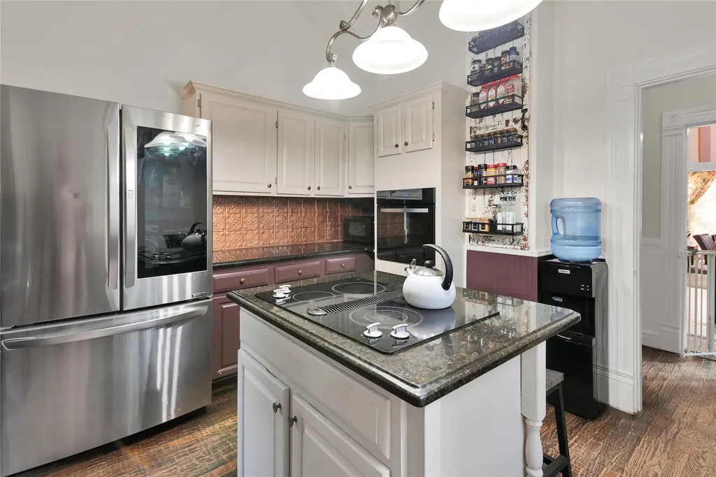 823 S Crockett Street Sherman TX 75090