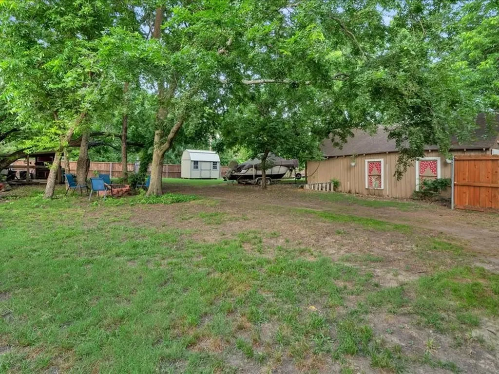 823 S Crockett Street Sherman TX 75090