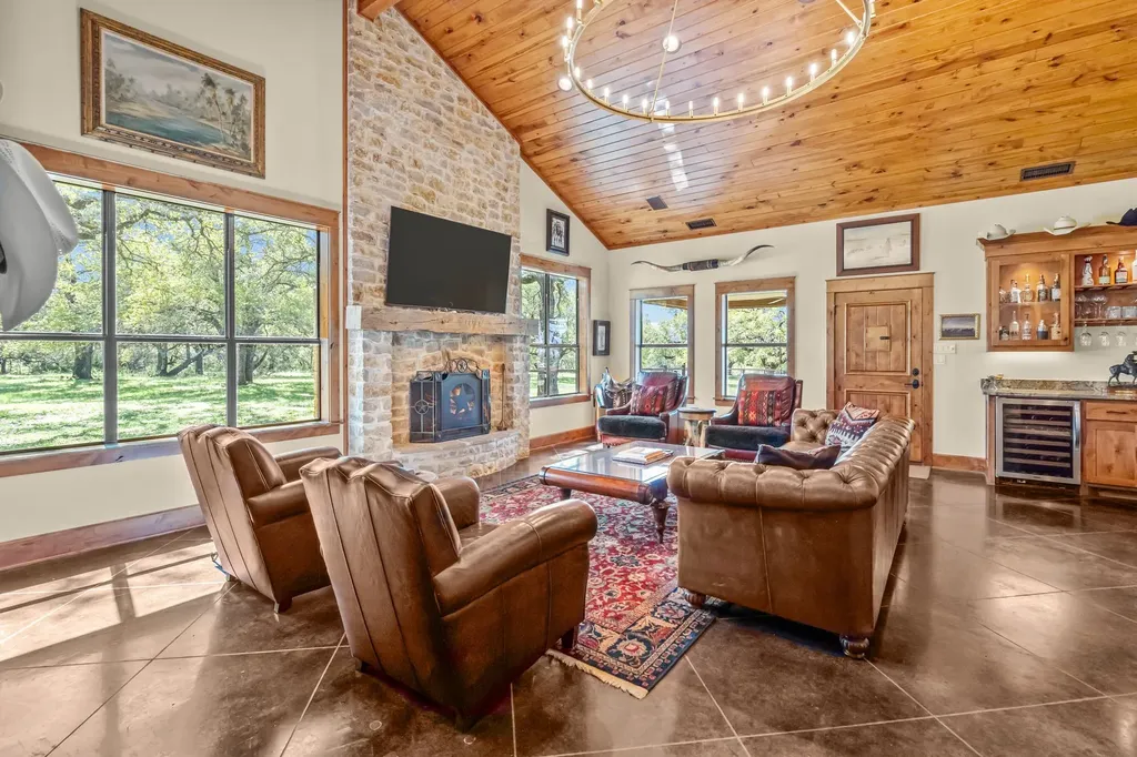 660 Fm 203 Walnut Springs TX 76690