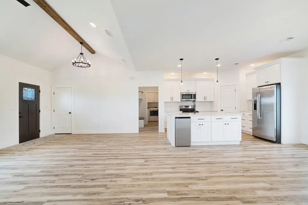 204 Private Road 33083 Sumner TX 75486