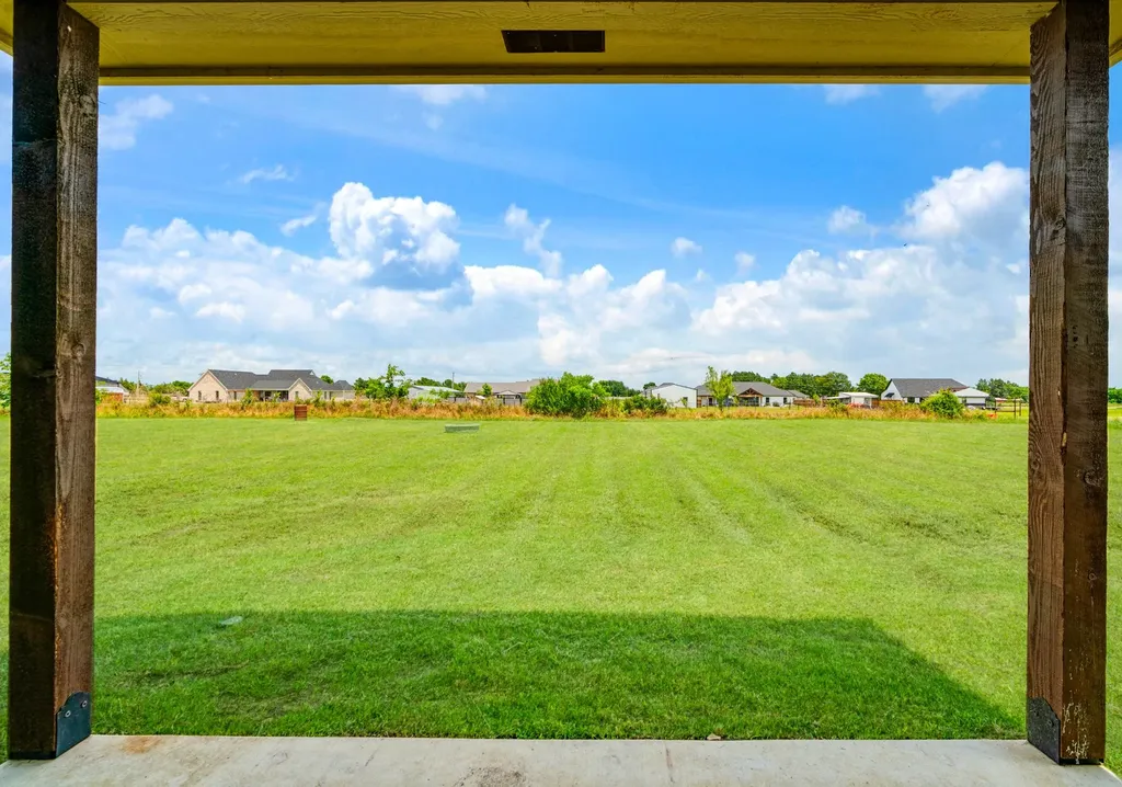 204 Private Road 33083 Sumner TX 75486