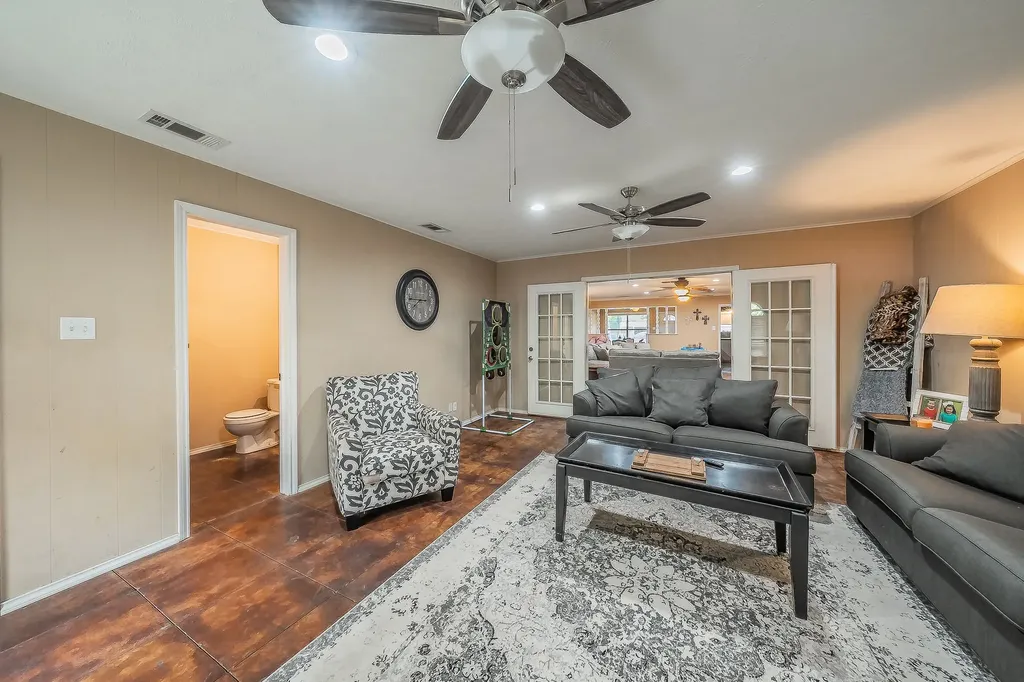 613 N Overlook Drive Kerens TX 75144