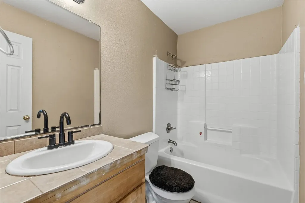 1905 E Alma Avenue Sherman TX 75090