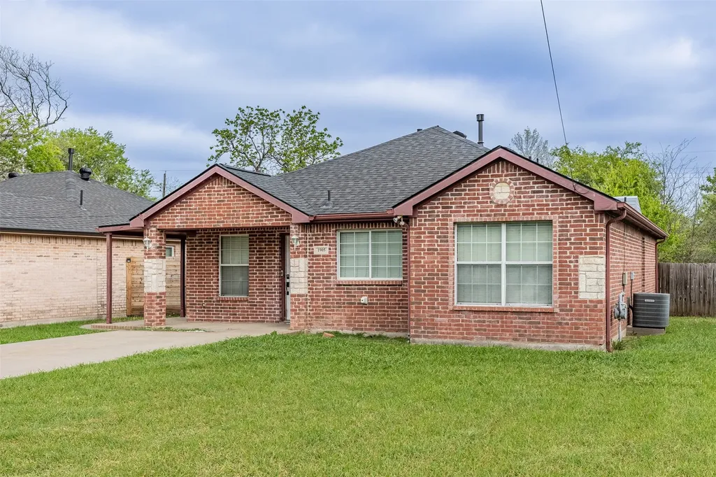 1905 E Alma Avenue Sherman TX 75090