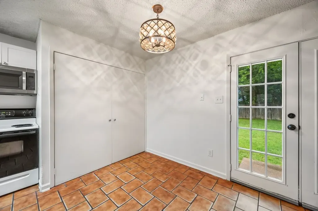 5625 Marlene Haltom City TX 76148