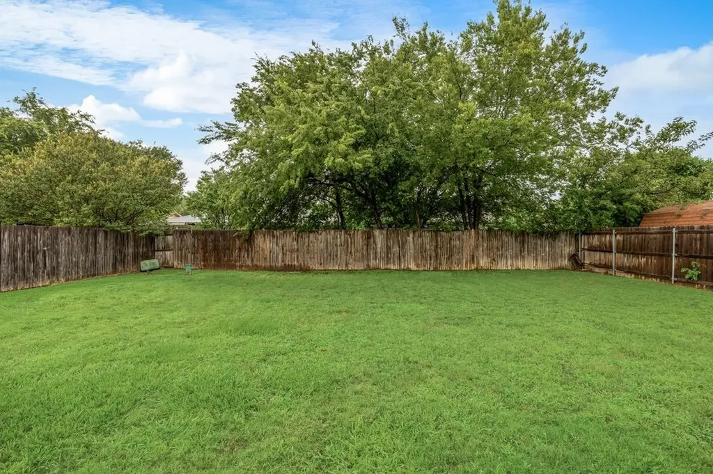 5625 Marlene Haltom City TX 76148