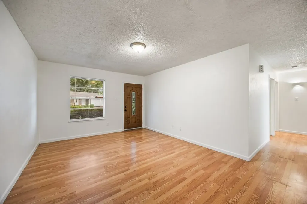 5625 Marlene Haltom City TX 76148