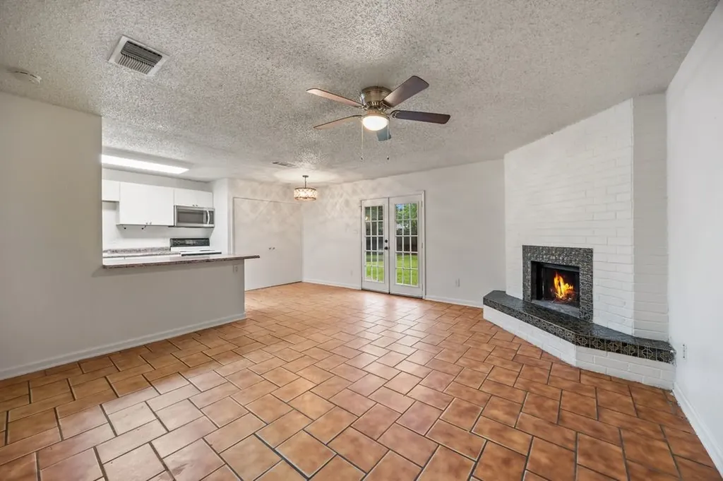 5625 Marlene Haltom City TX 76148