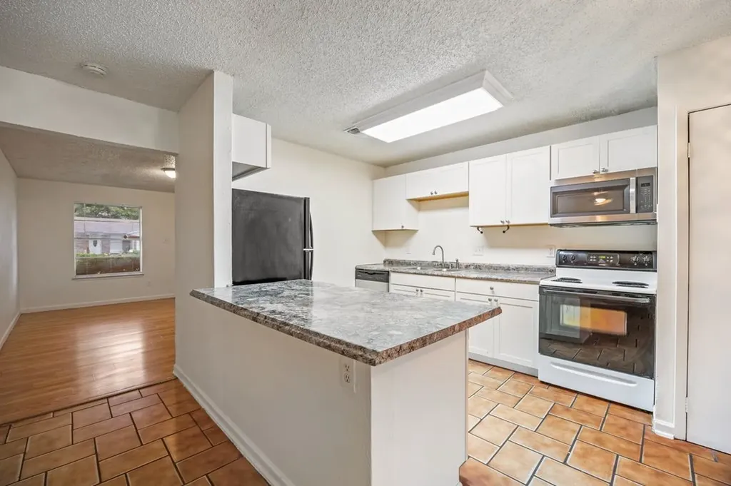 5625 Marlene Haltom City TX 76148