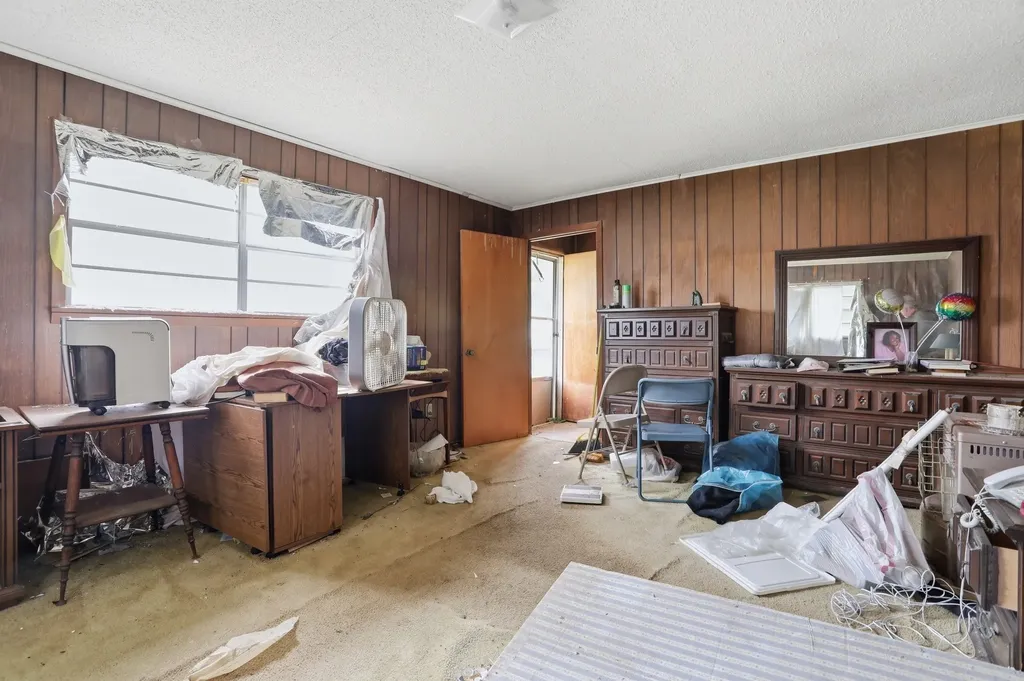 911 W Reagan Street Palestine TX 75801