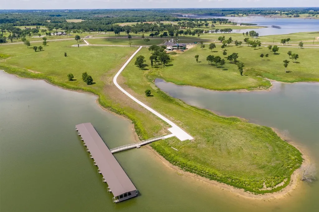 220 Lakeshore Lane Windom TX 75492