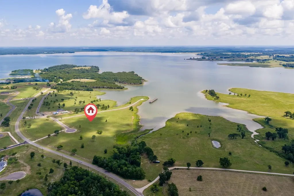 220 Lakeshore Lane Windom TX 75492