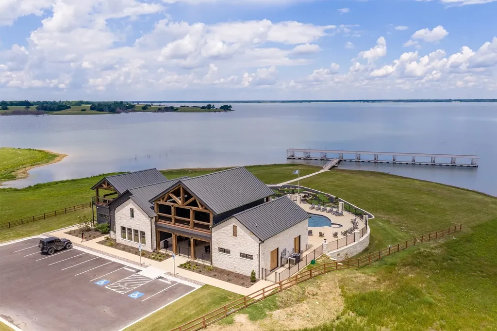 220 Lakeshore Lane Windom TX 75492