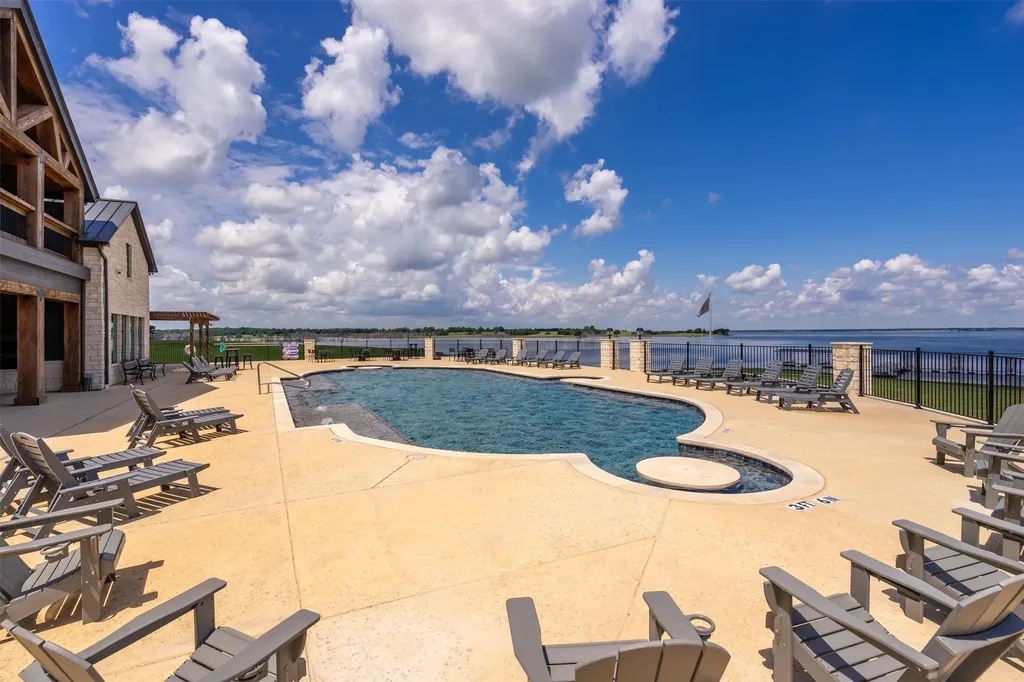 220 Lakeshore Lane Windom TX 75492