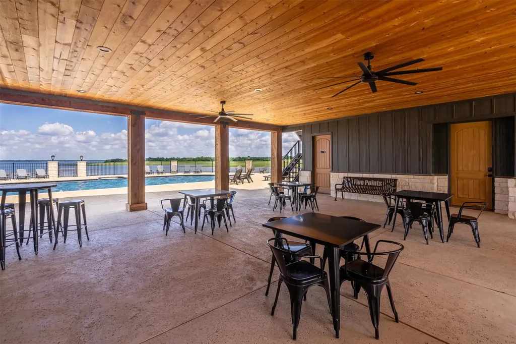 220 Lakeshore Lane Windom TX 75492