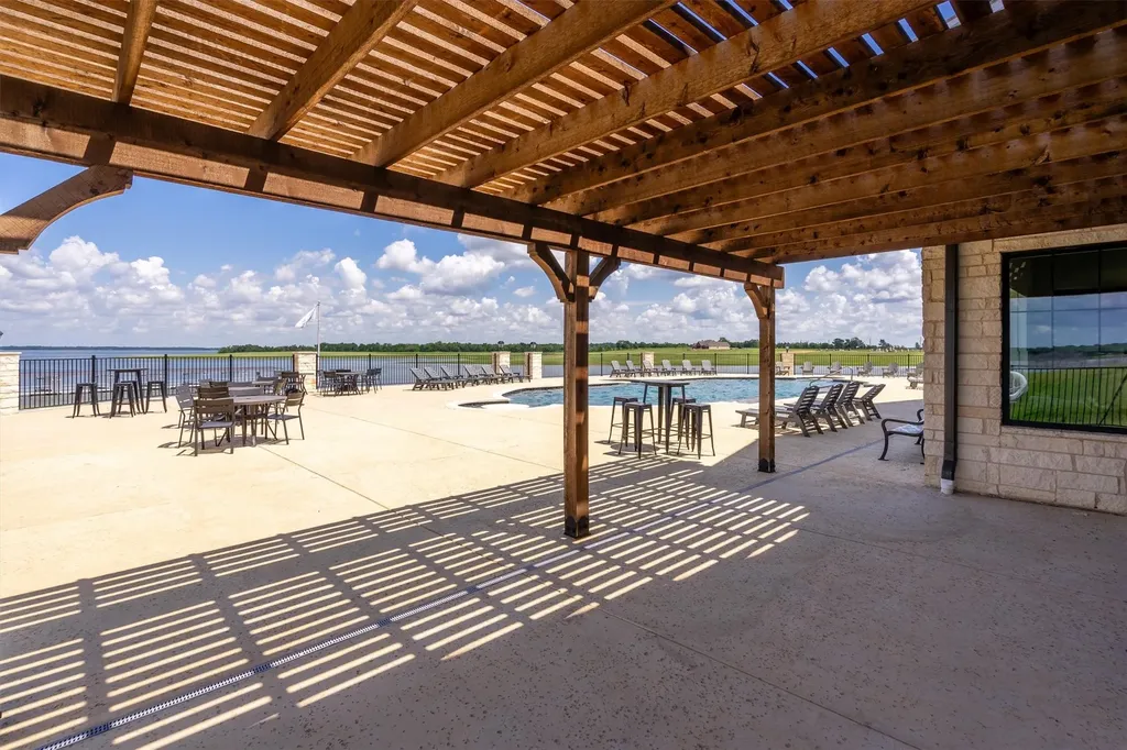 220 Lakeshore Lane Windom TX 75492