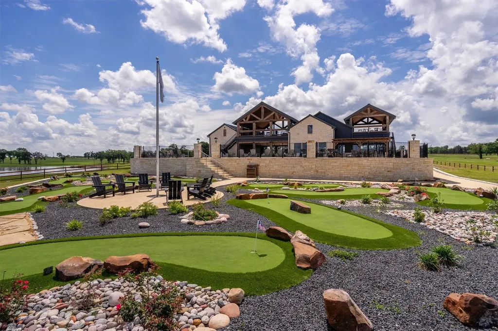 220 Lakeshore Lane Windom TX 75492
