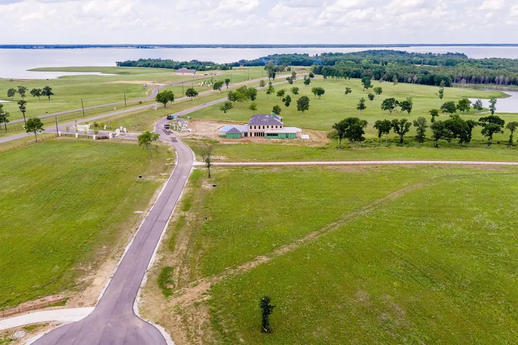 220 Lakeshore Lane Windom TX 75492