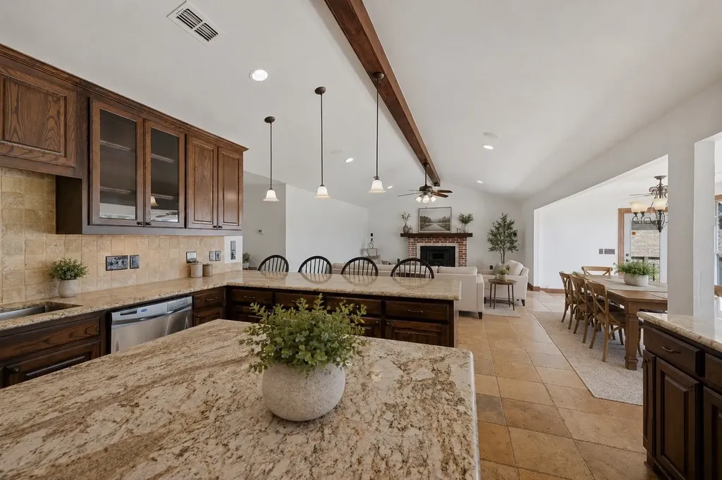 533 Kiowa Drive W Lake Kiowa TX 76240