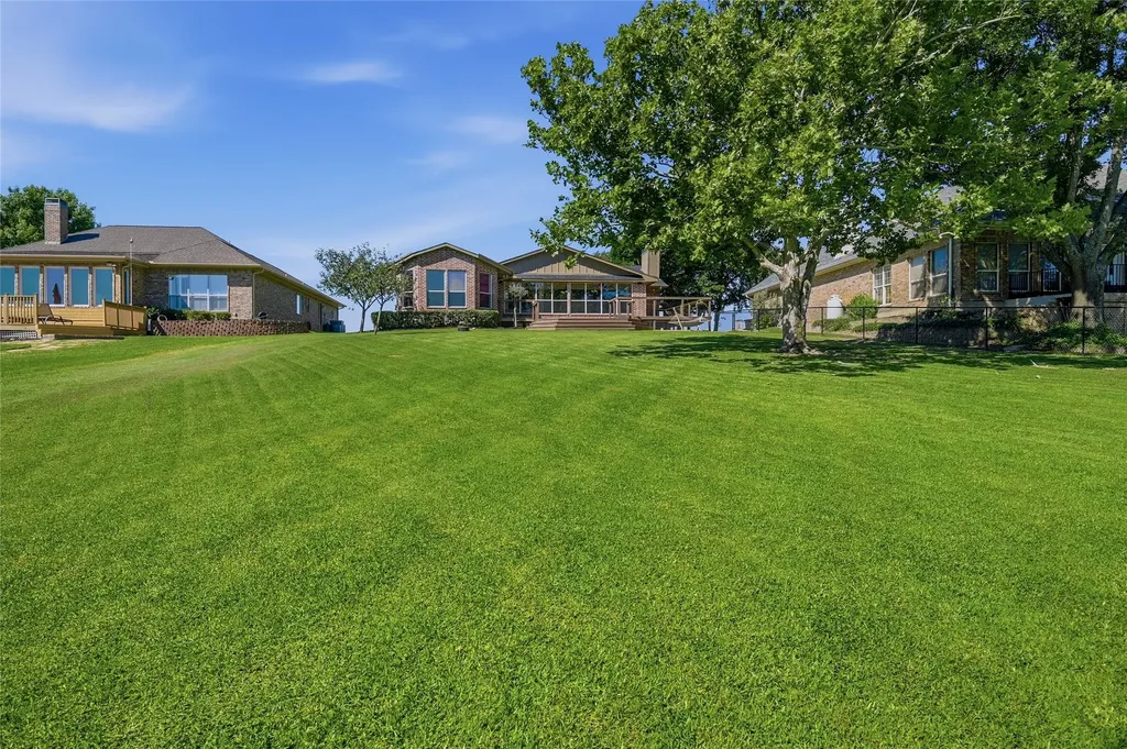 533 Kiowa Drive W Lake Kiowa TX 76240