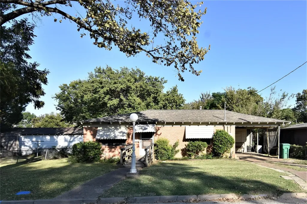 1202 Sunnyside Avenue Cockrell Hill TX 75211