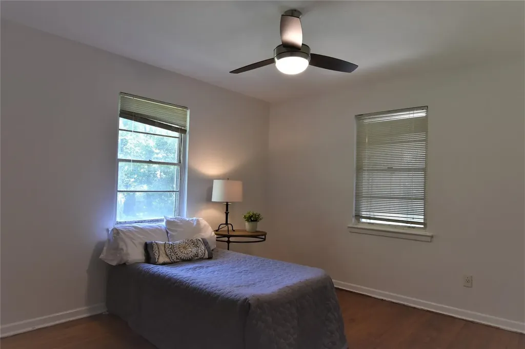1202 Sunnyside Avenue Cockrell Hill TX 75211