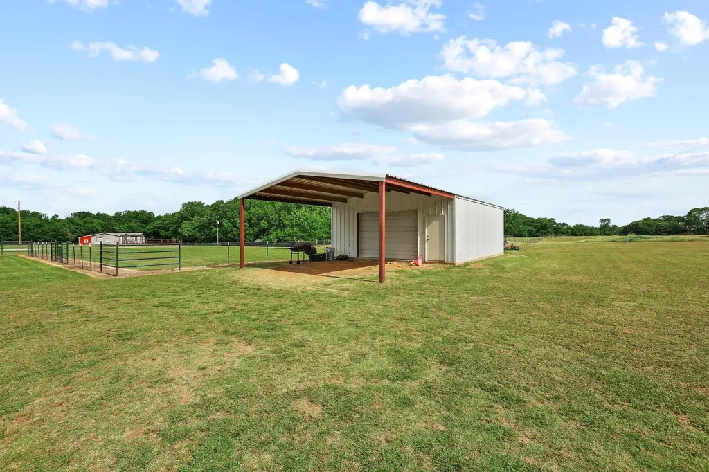 1350 County Rd 4040 Road Ector TX 75439