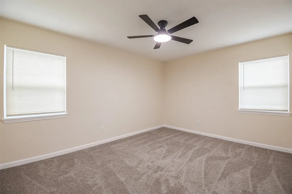 5305 Cahill Oval Street River Oaks TX 76114