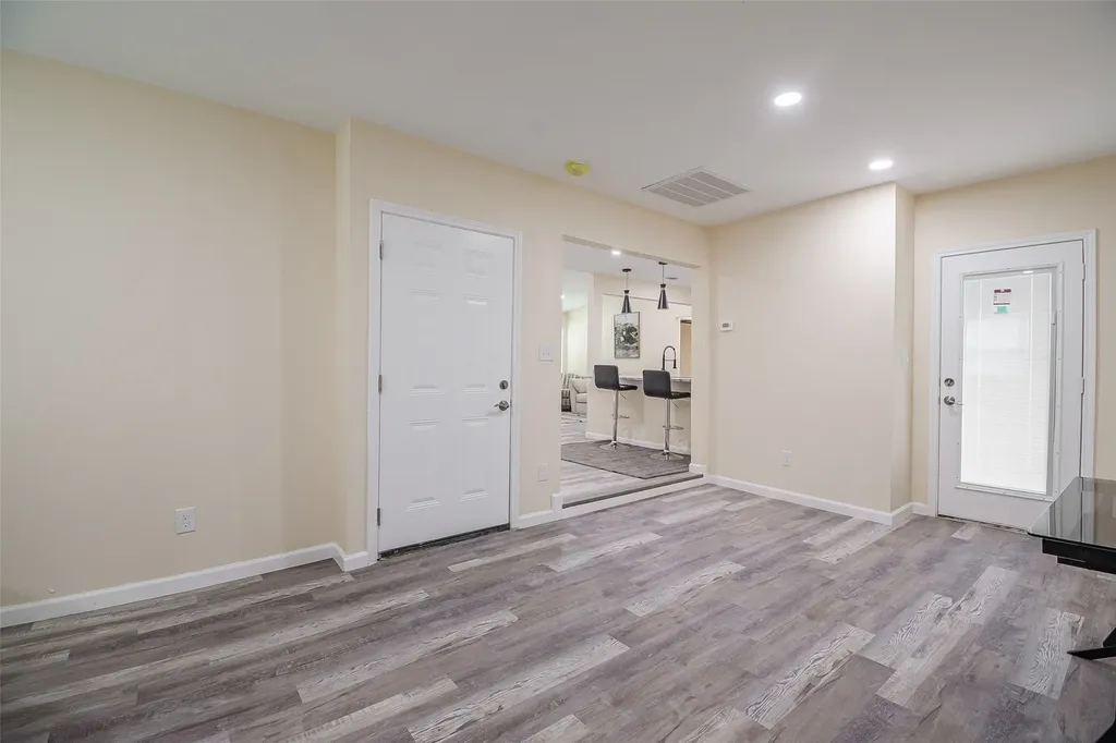5305 Cahill Oval Street River Oaks TX 76114