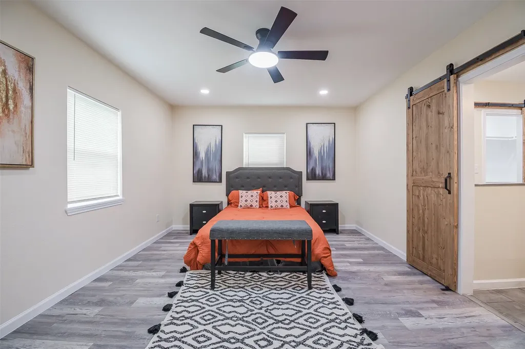 5305 Cahill Oval Street River Oaks TX 76114