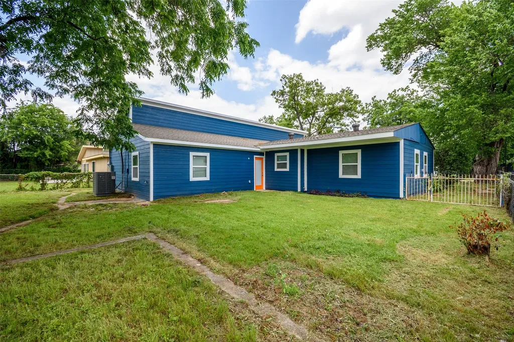 5305 Cahill Oval Street River Oaks TX 76114