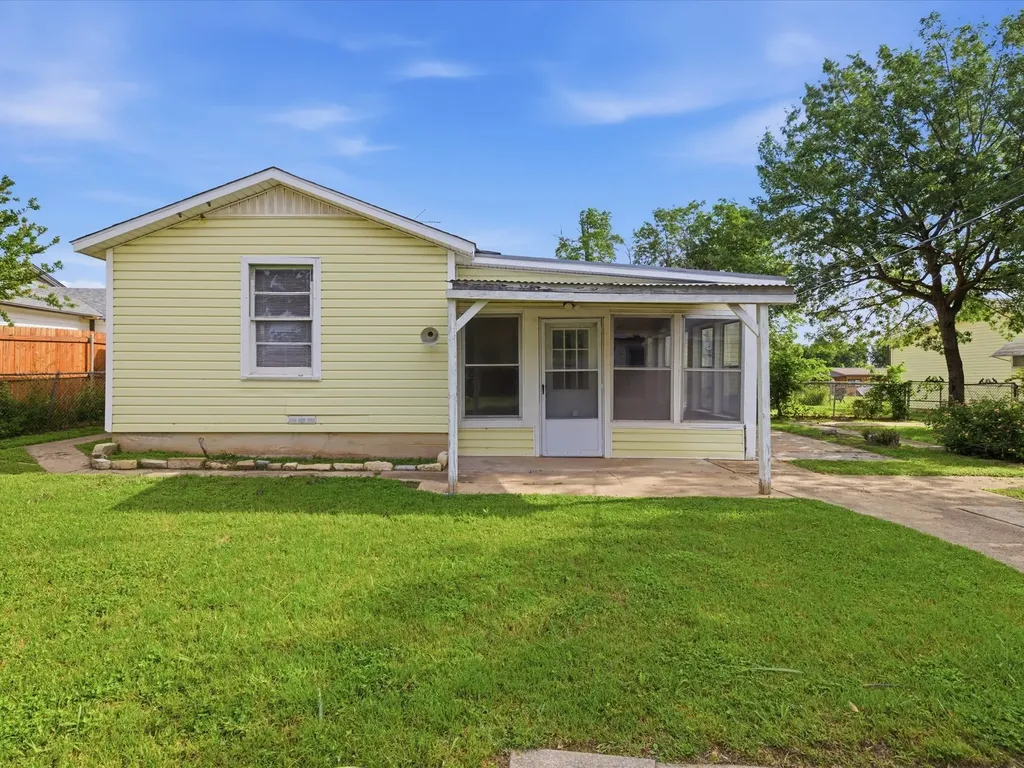 5113 Flagstone Drive Sansom Park TX 76114