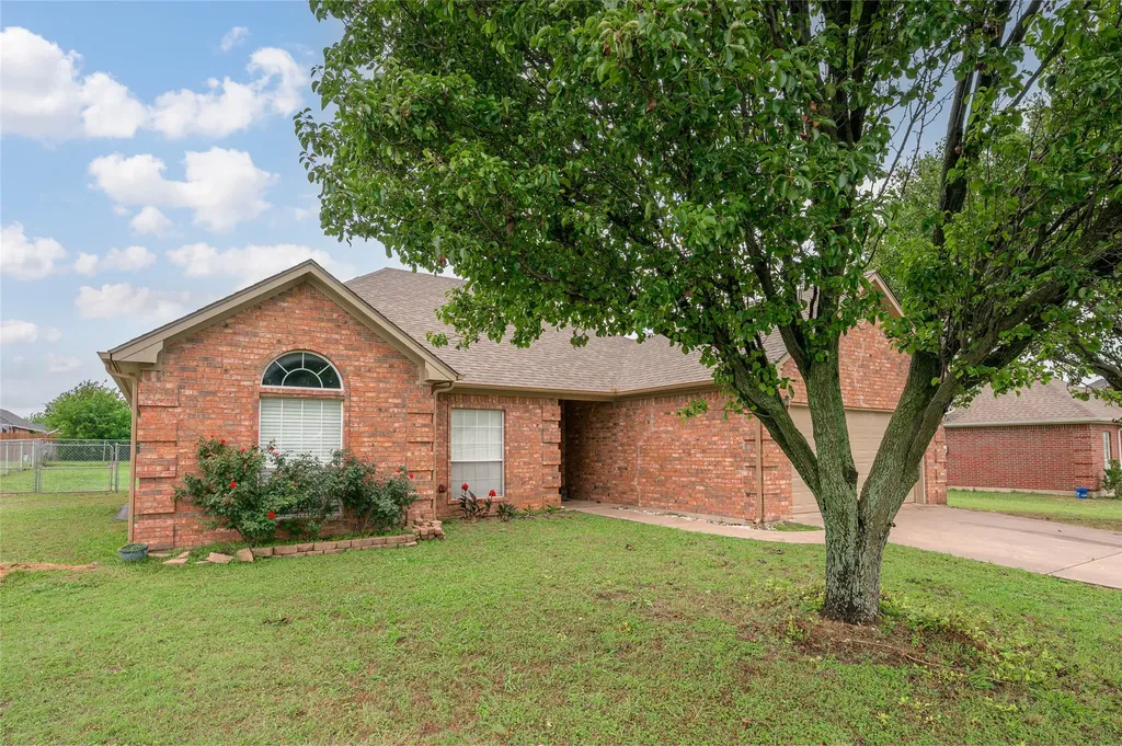 408 Sunshine Trail Bells TX 75414