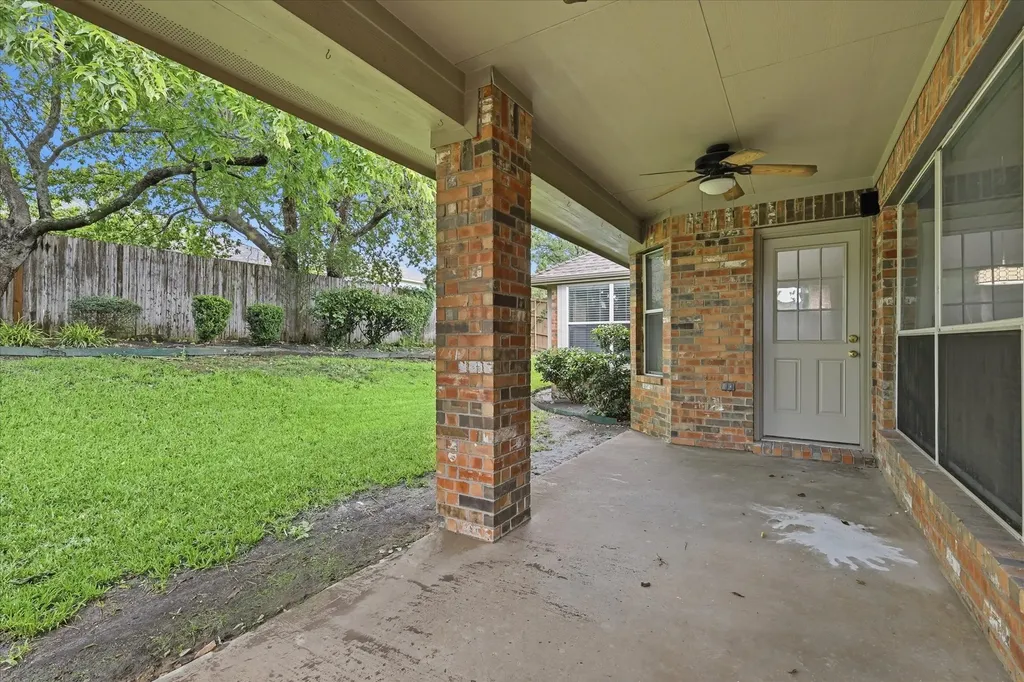 2616 Hollow Ridge Drive Denton TX 76210