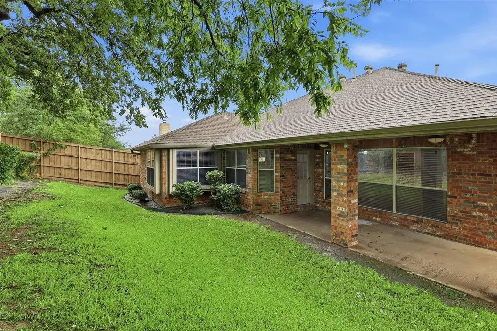 2616 Hollow Ridge Drive Denton TX 76210