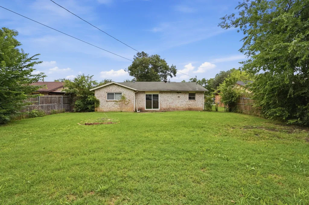 1511 E Tucker Boulevard Arlington TX 76010