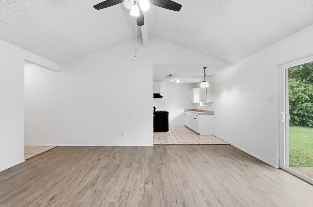 1511 E Tucker Boulevard Arlington TX 76010