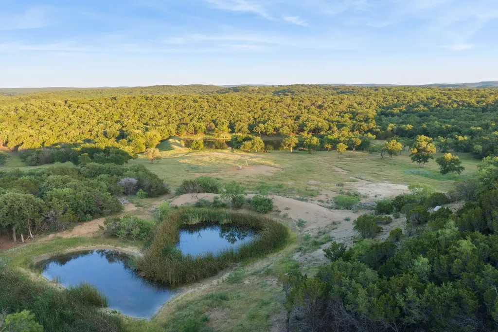 1875 County Road 494 Strawn TX 76475