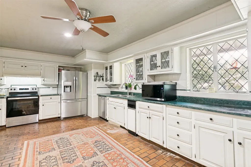 233 Lakeland Drive Highland Village TX 75077