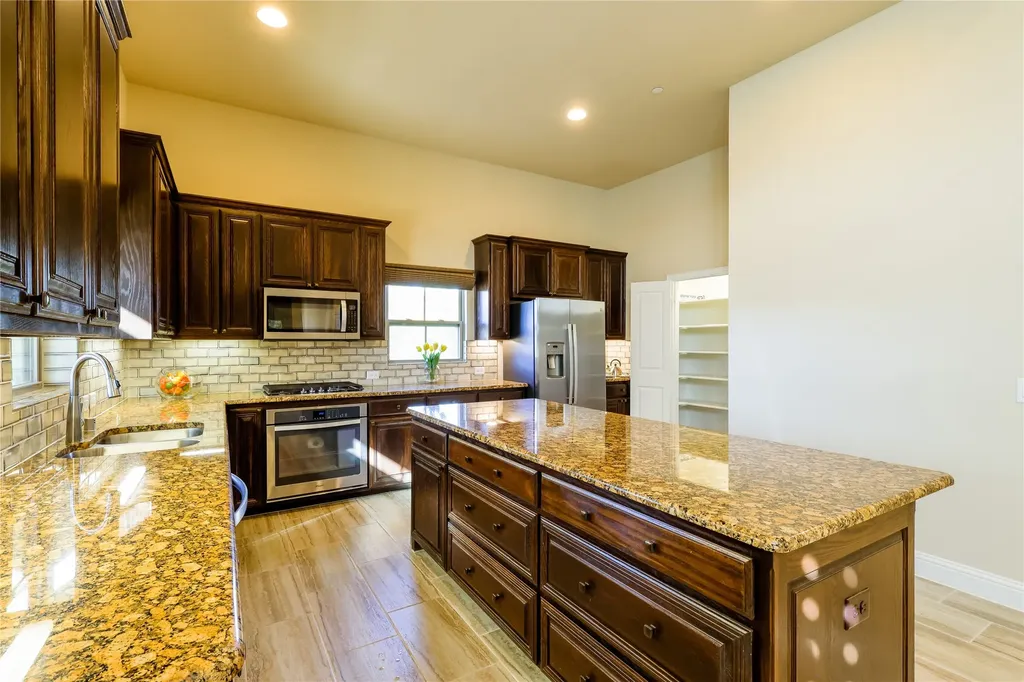 878 Hatton Sumner Place Arlington TX 76005