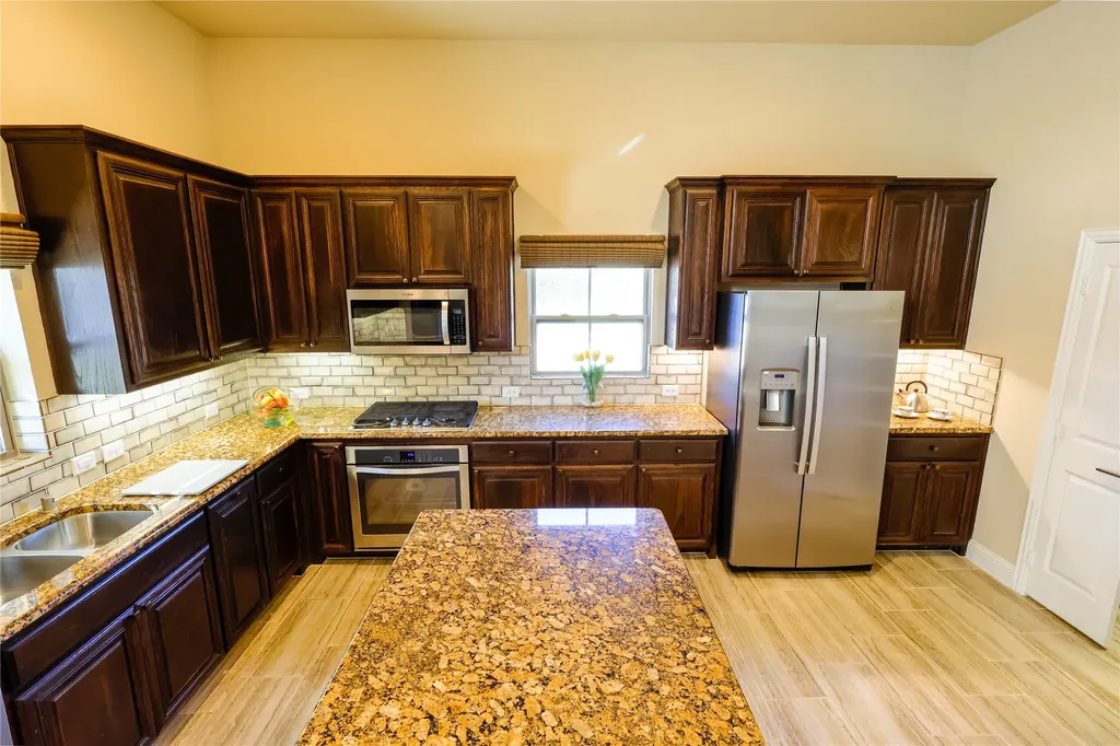 878 Hatton Sumner Place Arlington TX 76005