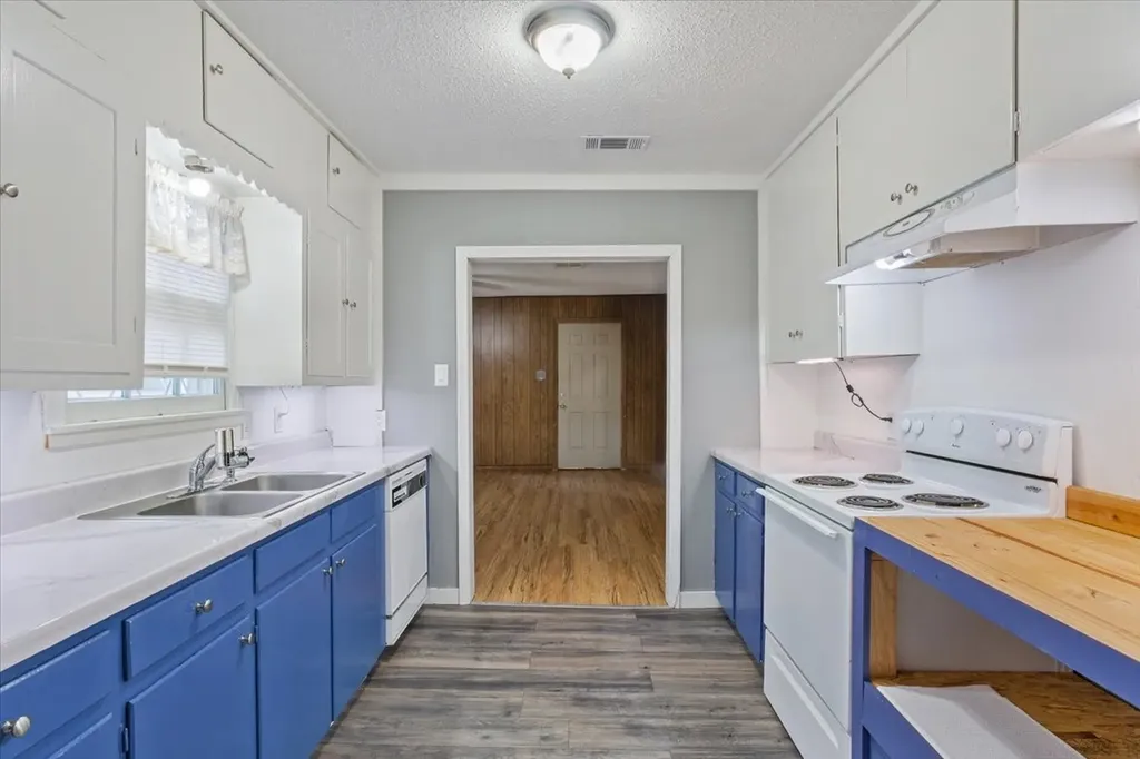 802 Avenue A Valley Mills TX 76689