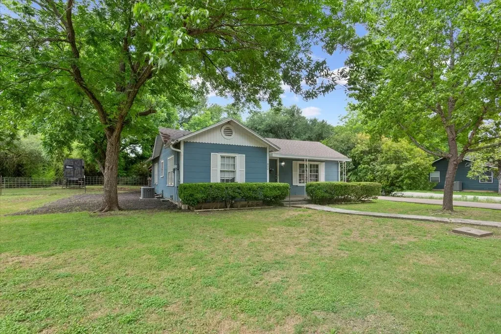 802 Avenue A Valley Mills TX 76689