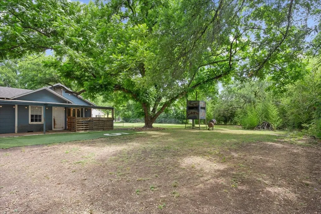 802 Avenue A Valley Mills TX 76689