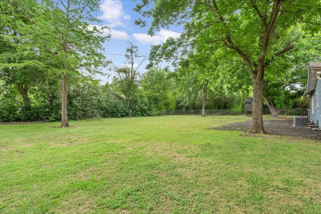 802 Avenue A Valley Mills TX 76689