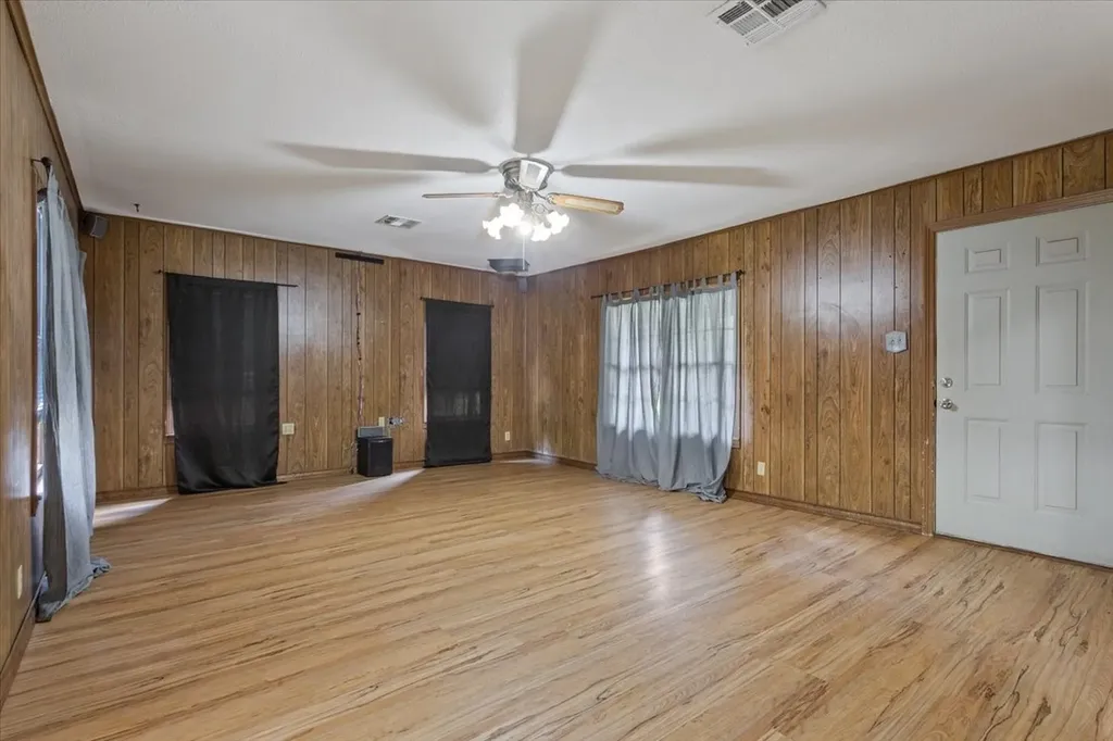 802 Avenue A Valley Mills TX 76689