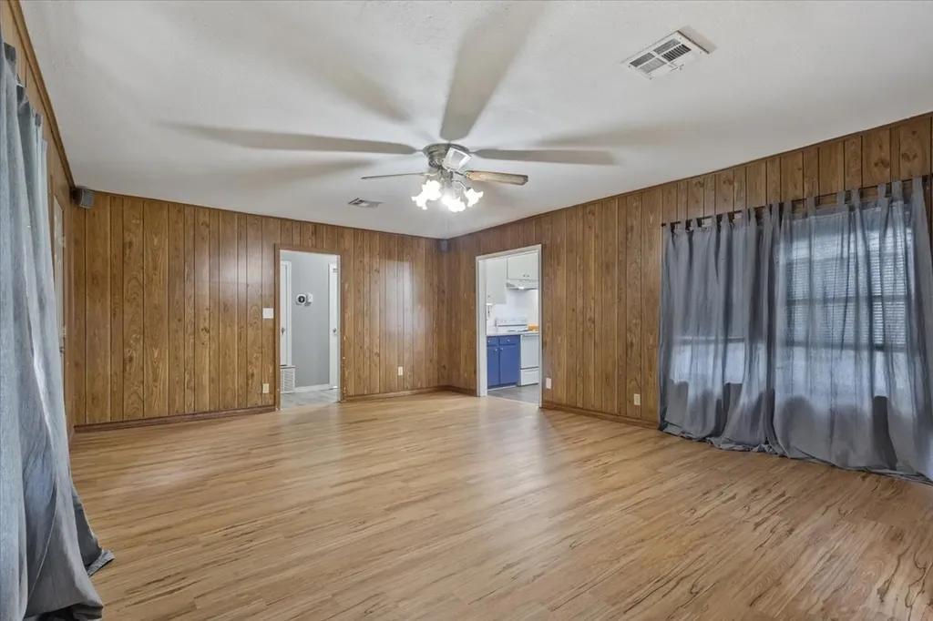 802 Avenue A Valley Mills TX 76689