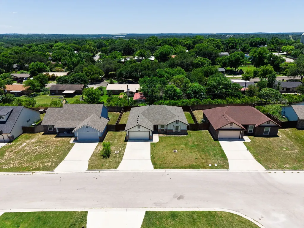 1124 Limestone Drive Lampasas TX 76550
