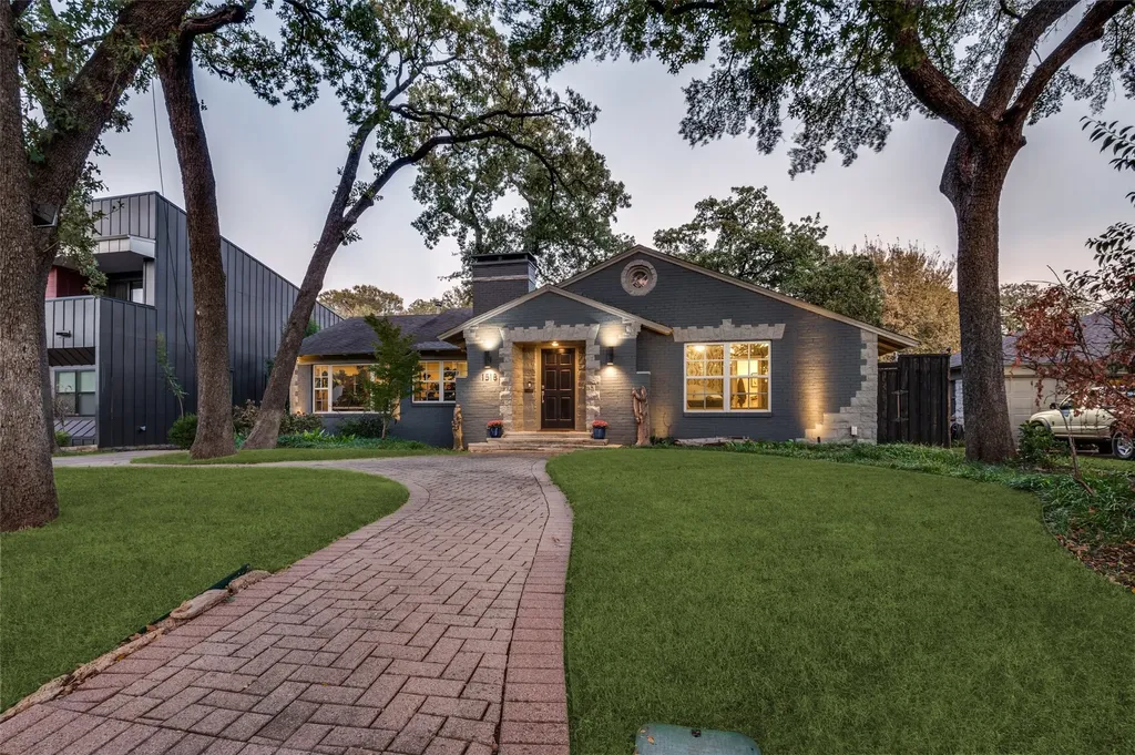 Dallas TX, 1518 Oak Knoll Street